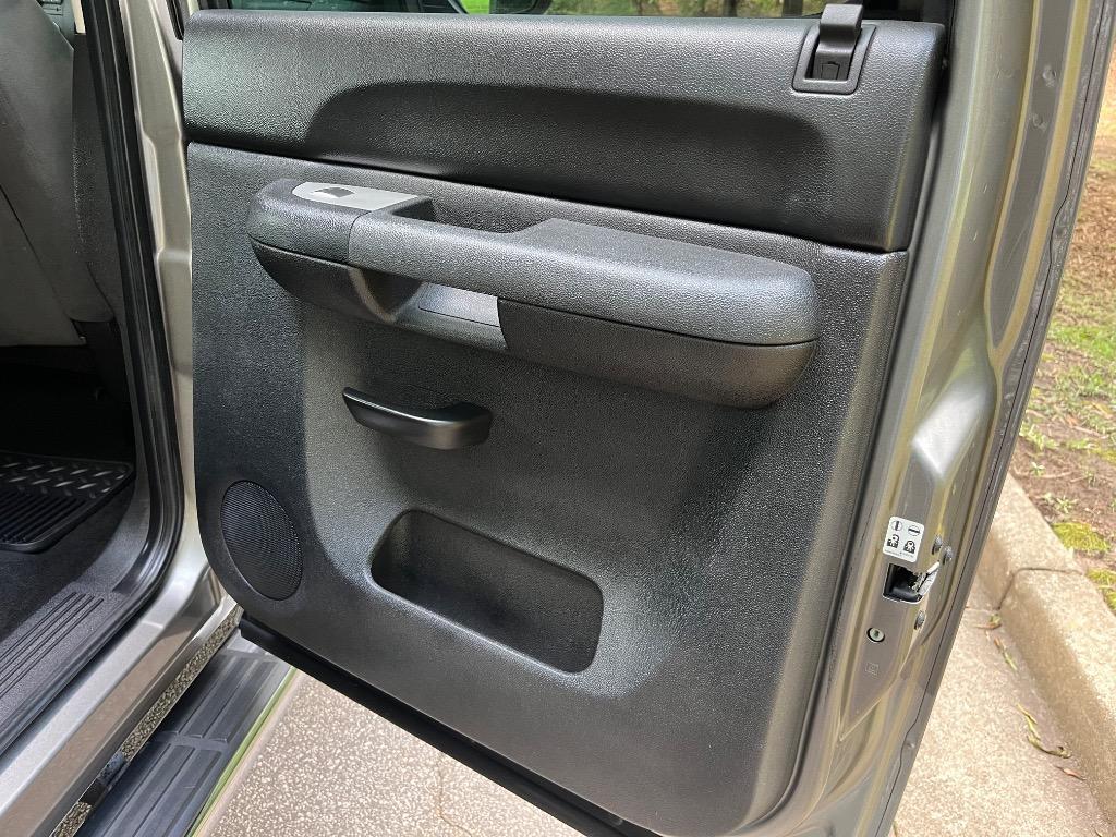 2009 GMC Sierra - $10,950