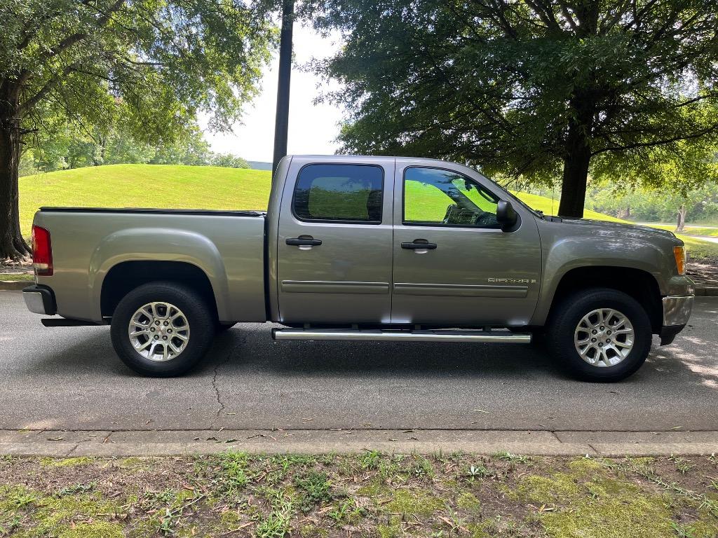 2009 GMC Sierra - $10,950