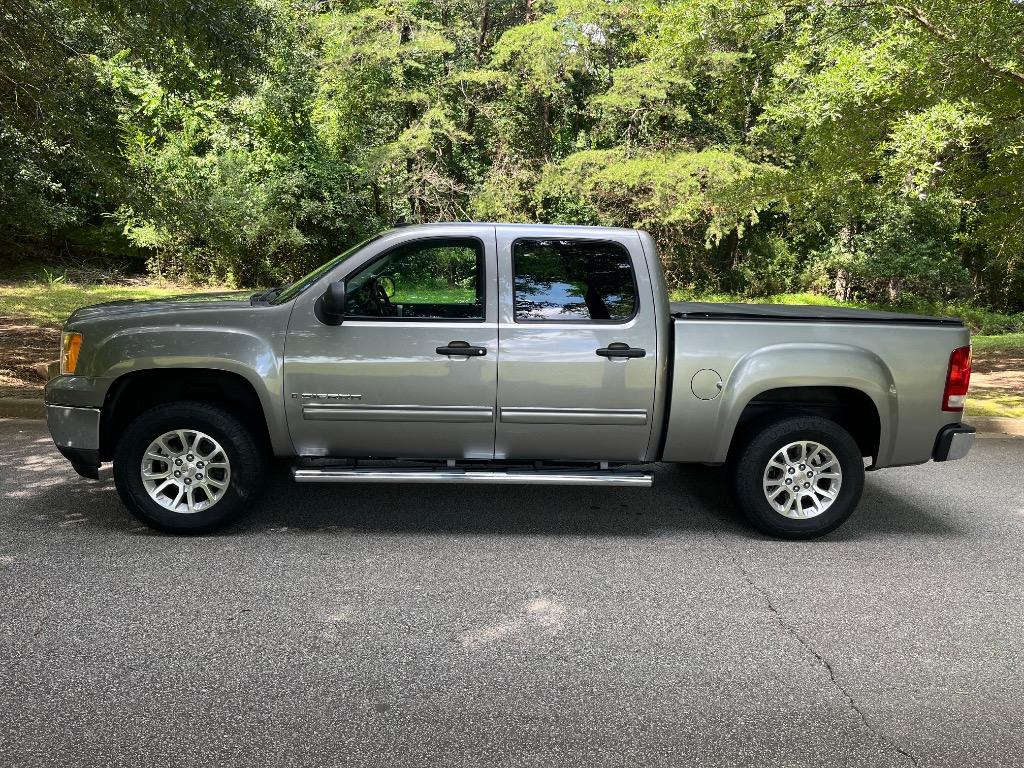 2009 GMC Sierra - $10,950