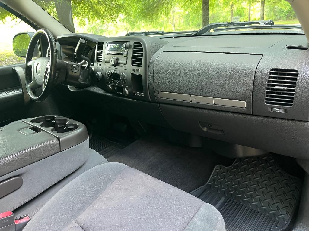 2009 GMC Sierra - $10,950
