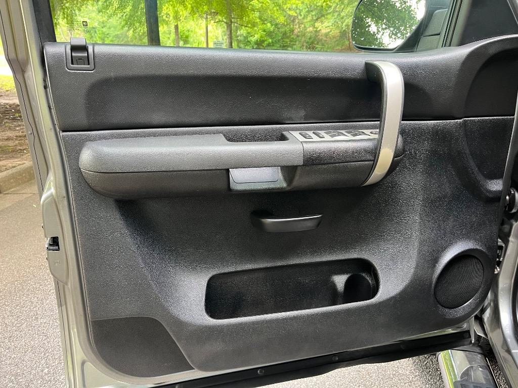 2009 GMC Sierra - $10,950