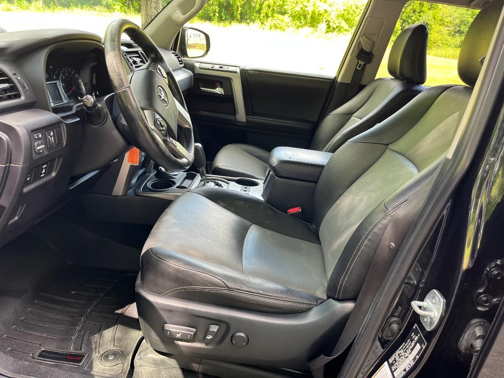 2015 Toyota 4Runner SR5 Premium photo