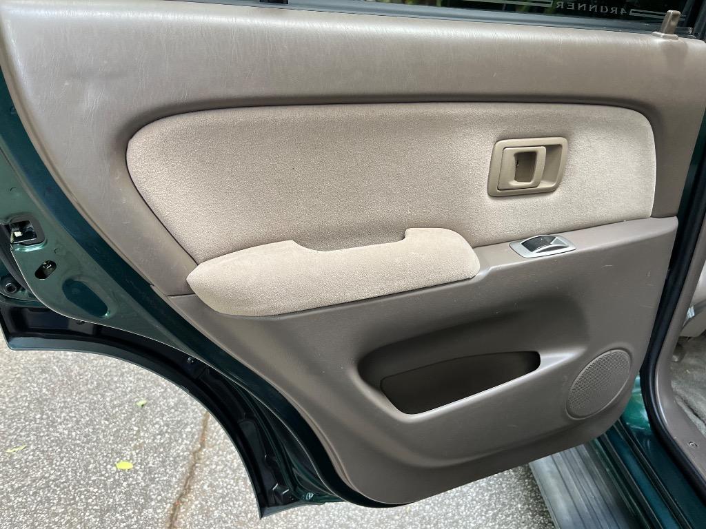 2001 Toyota 4Runner SR5 photo
