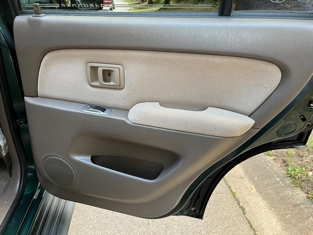 2001 Toyota 4Runner SR5 photo
