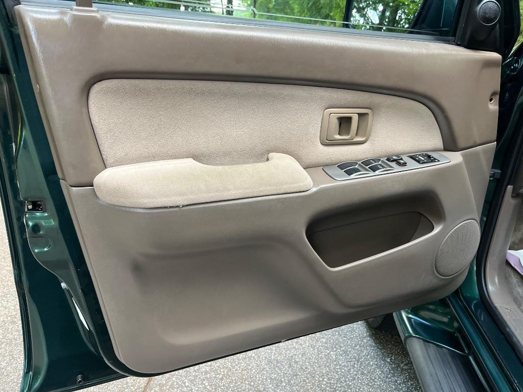 2001 Toyota 4Runner SR5 photo