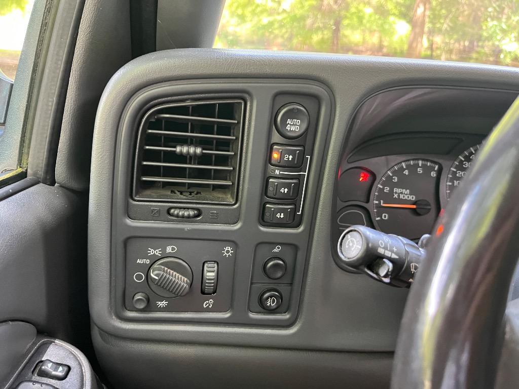 2004 Chevrolet Avalanche - $4,650