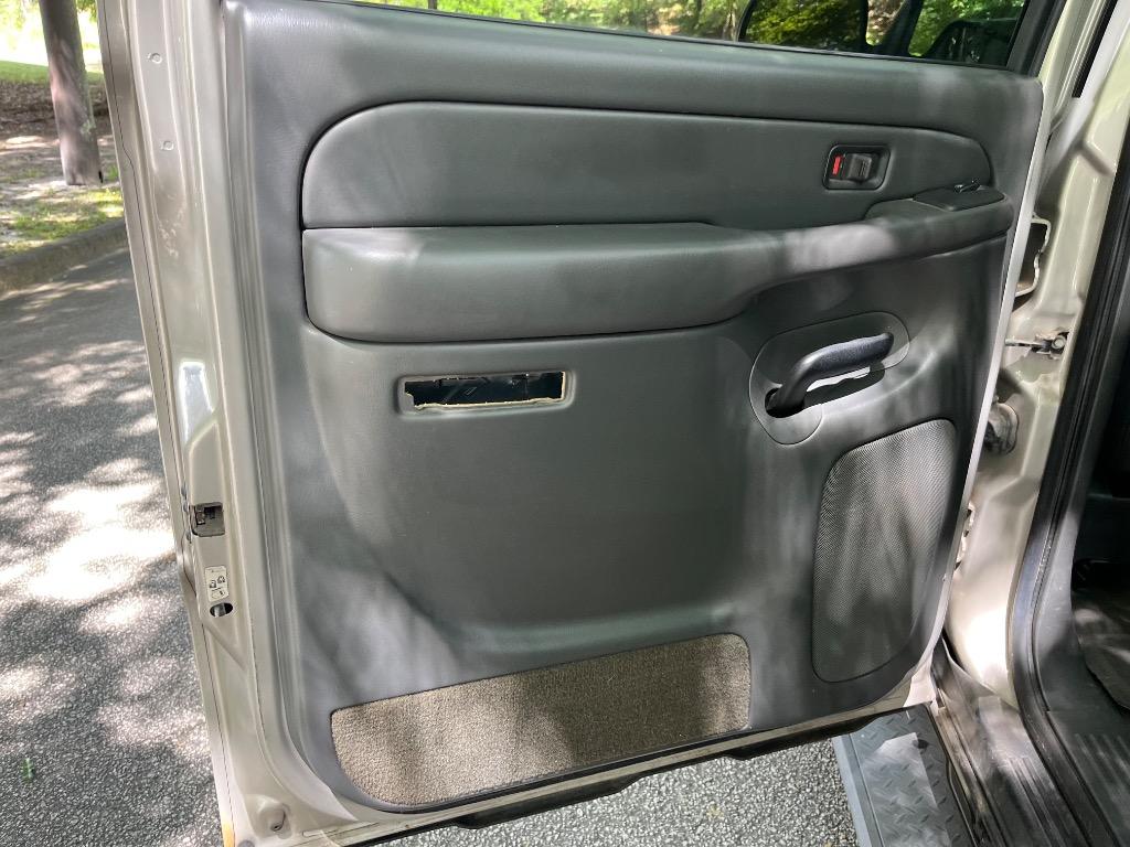 2004 Chevrolet Avalanche - $4,650