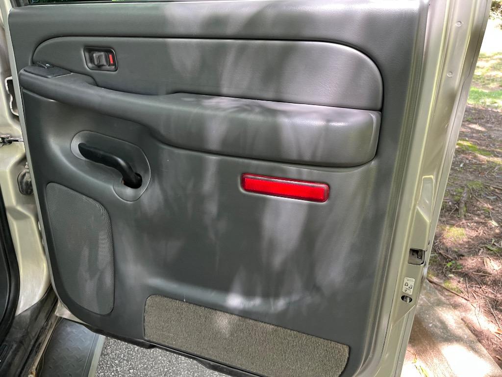 2004 Chevrolet Avalanche - $4,650