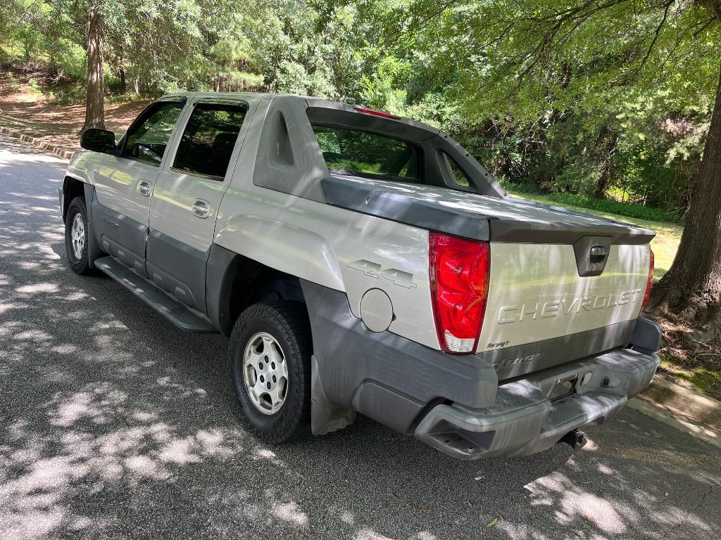 2004 Chevrolet Avalanche - $4,650