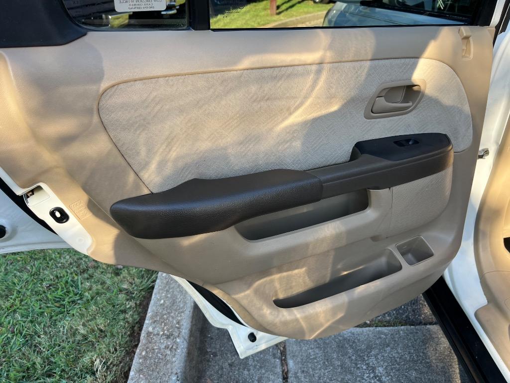 2005 Honda CR-V - $5,750