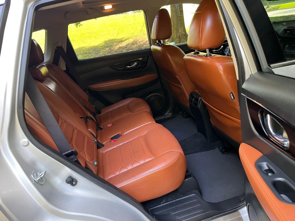2018 Nissan Rogue - $15,450