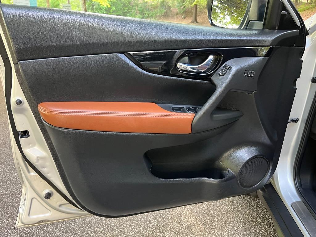 2018 Nissan Rogue - $15,450