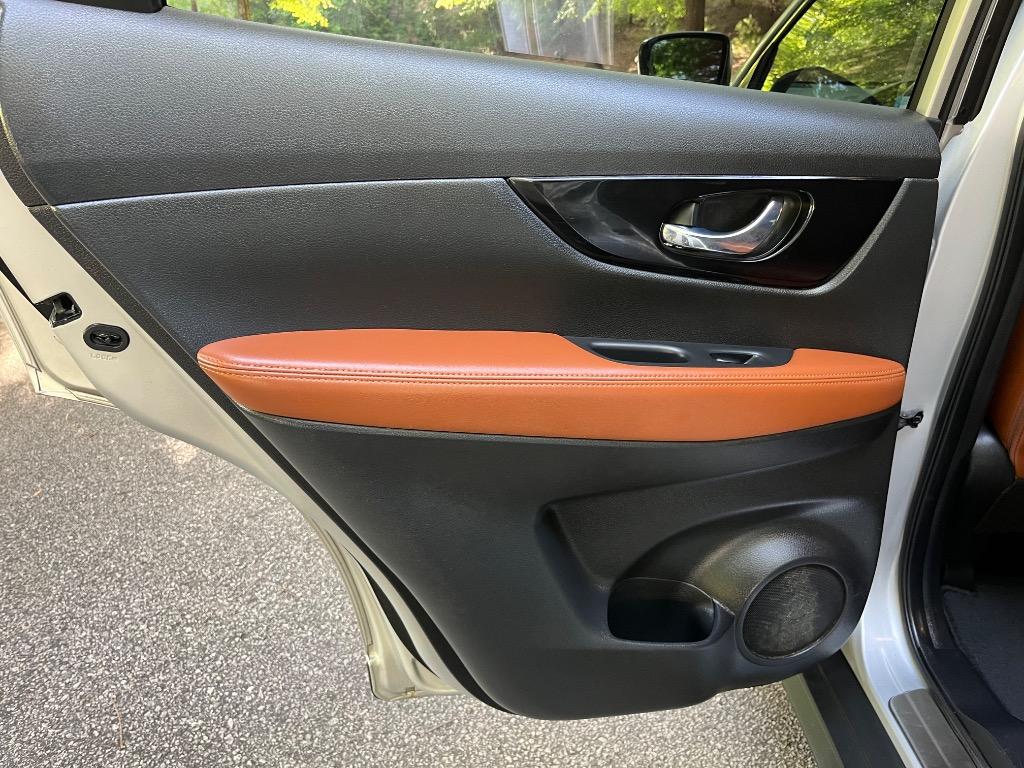 2018 Nissan Rogue - $15,450