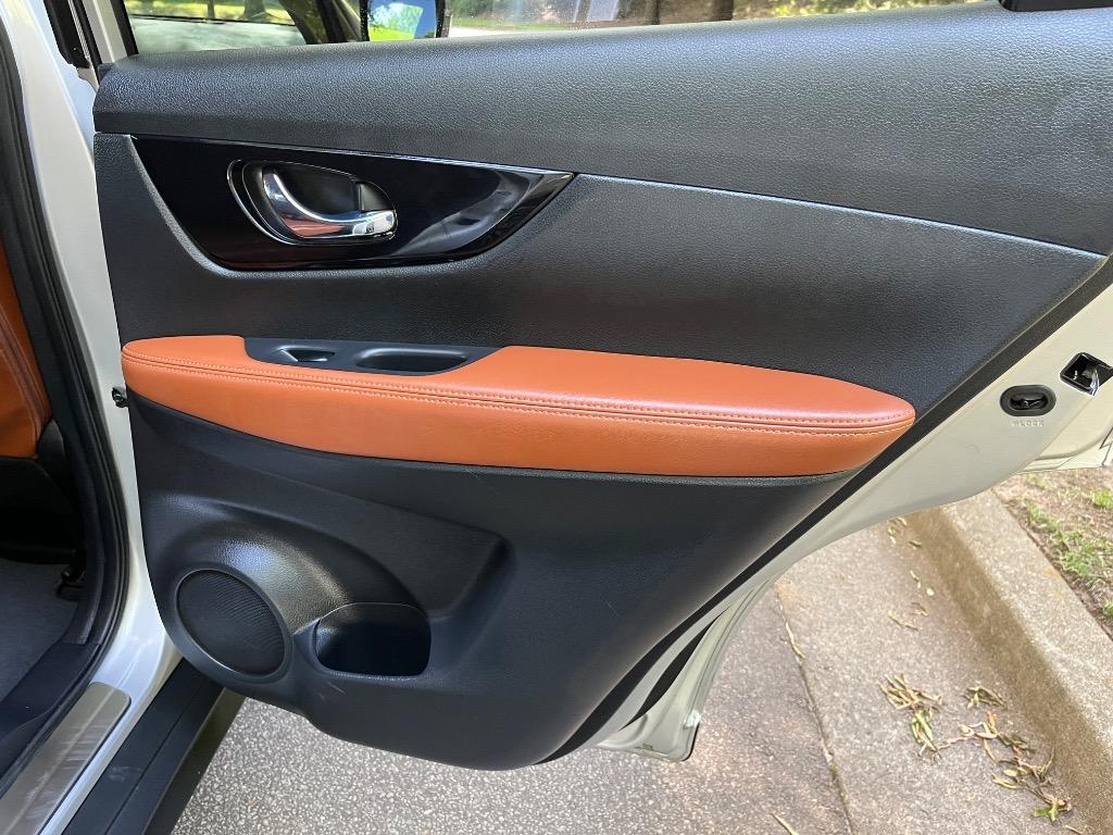 2018 Nissan Rogue - $15,450