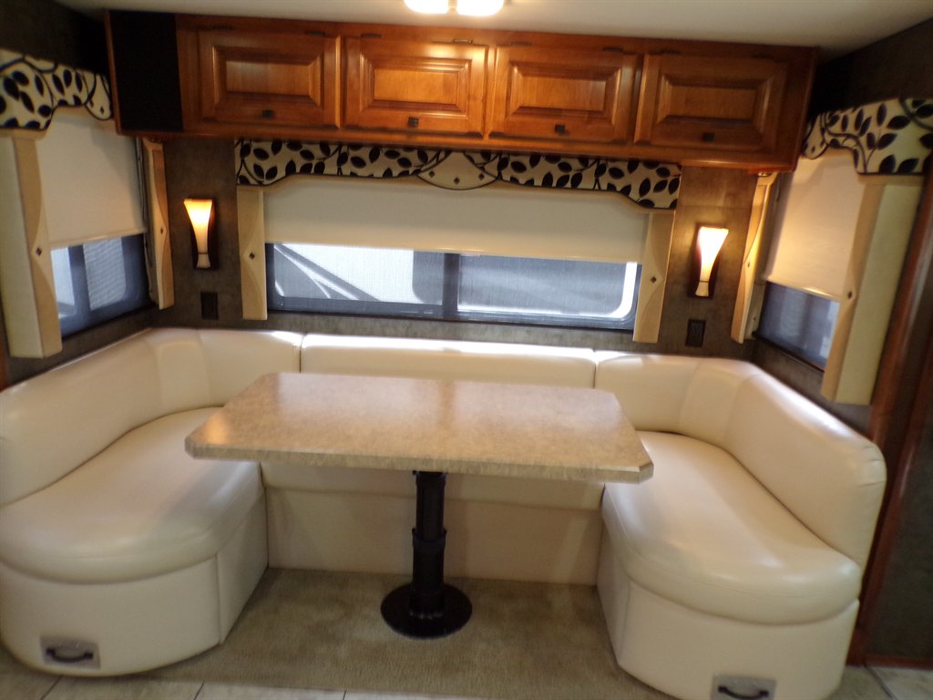 2012 Freightliner Xc Raised Rail Rear Engine Motor Home Chassis - $73,800