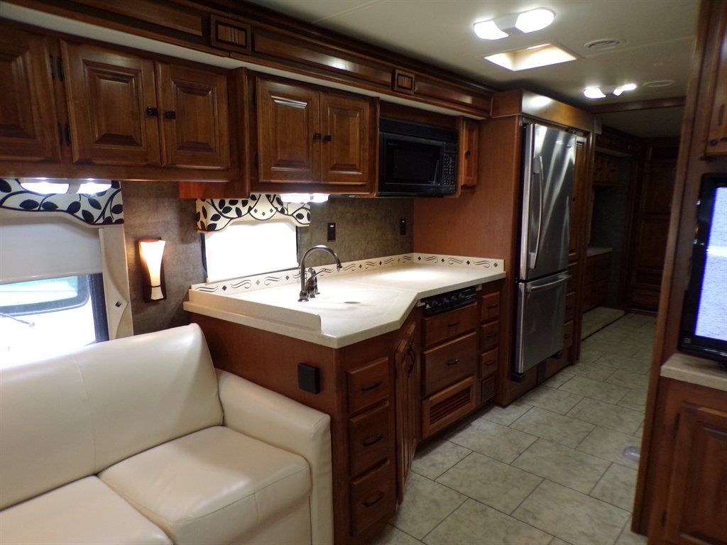 2012 Freightliner Xc Raised Rail Rear Engine Motor Home Chassis - $73,800