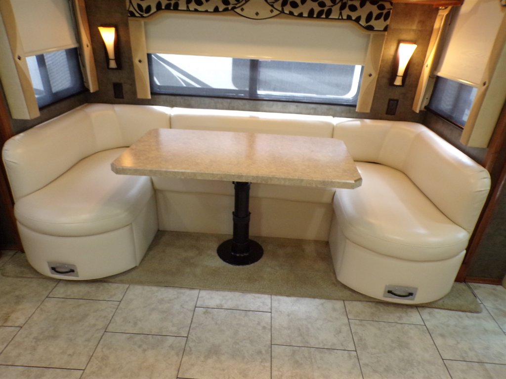 2012 Freightliner Xc Raised Rail Rear Engine Motor Home Chassis - $73,800