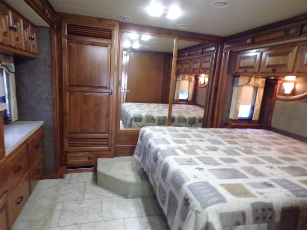 2012 Freightliner Xc Raised Rail Rear Engine Motor Home Chassis - $73,800