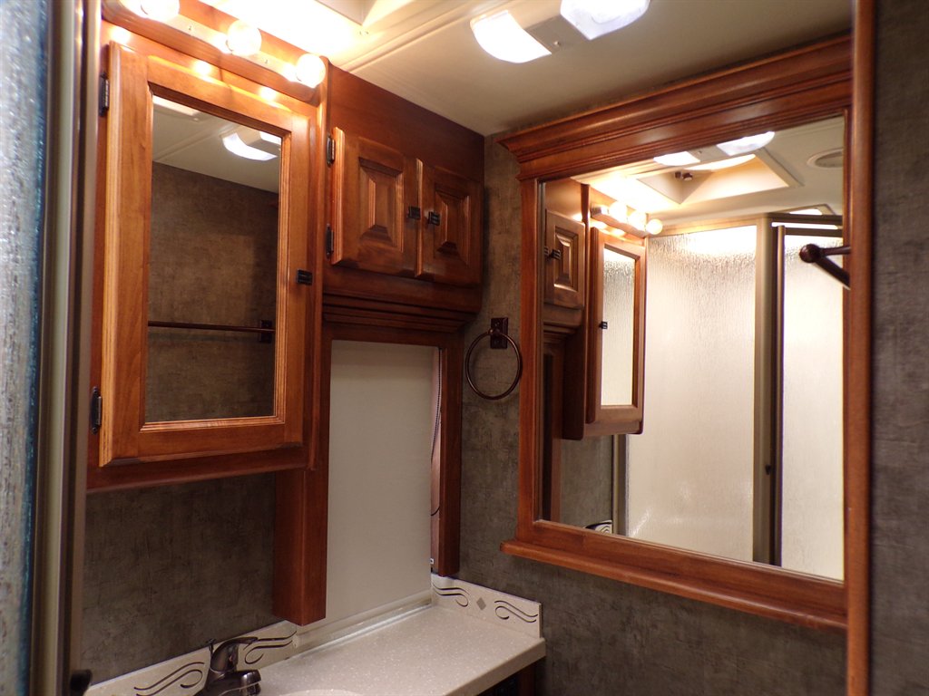 2012 Freightliner Xc Raised Rail Rear Engine Motor Home Chassis - $73,800