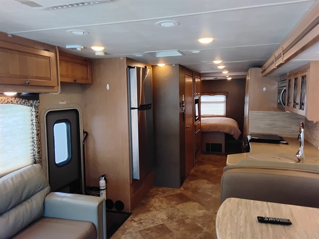 2016 Thor Windsport - $37,500