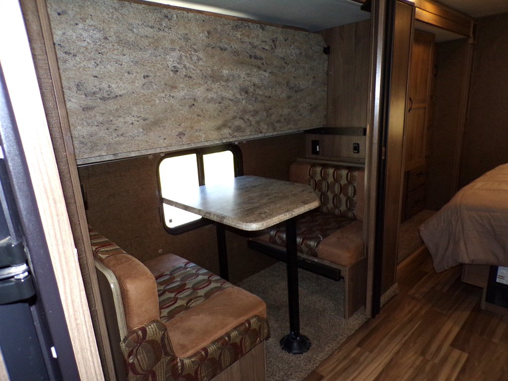 2017 Ford E-450 - $22,600