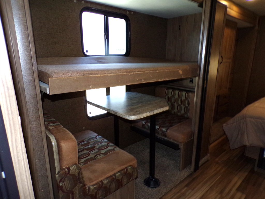 2017 Ford E-450 - $22,600