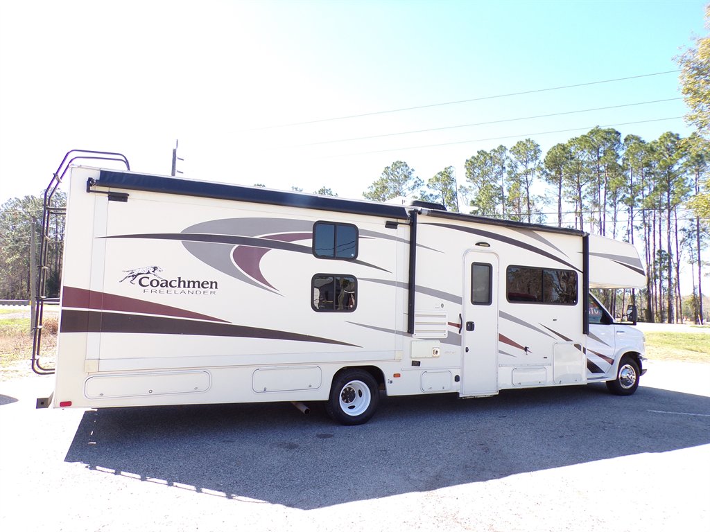 2017 Ford E-450 - $22,600