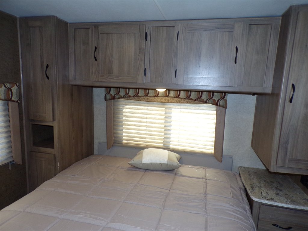 2017 Ford E-450 - $22,600