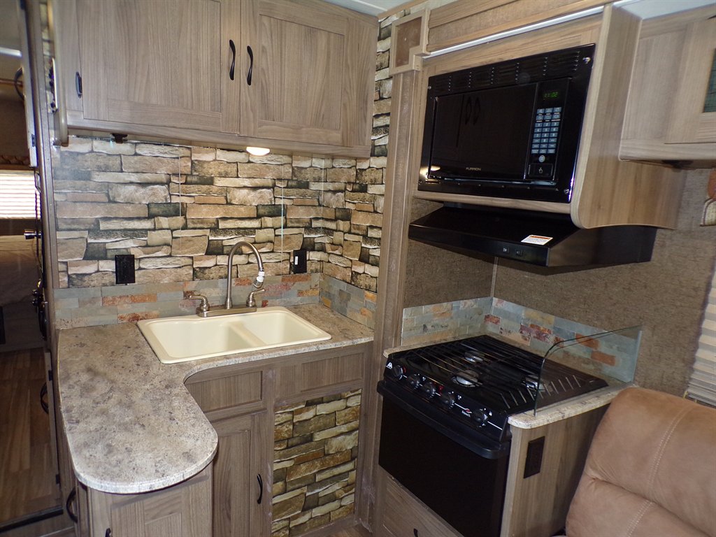 2017 Ford E-450 - $22,600