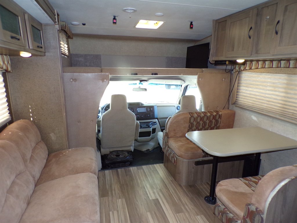 2017 Ford E-450 - $22,600