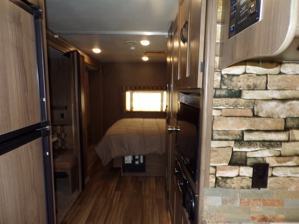2017 Ford E-450 - $22,600