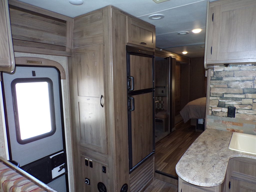 2017 Ford E-450 - $22,600