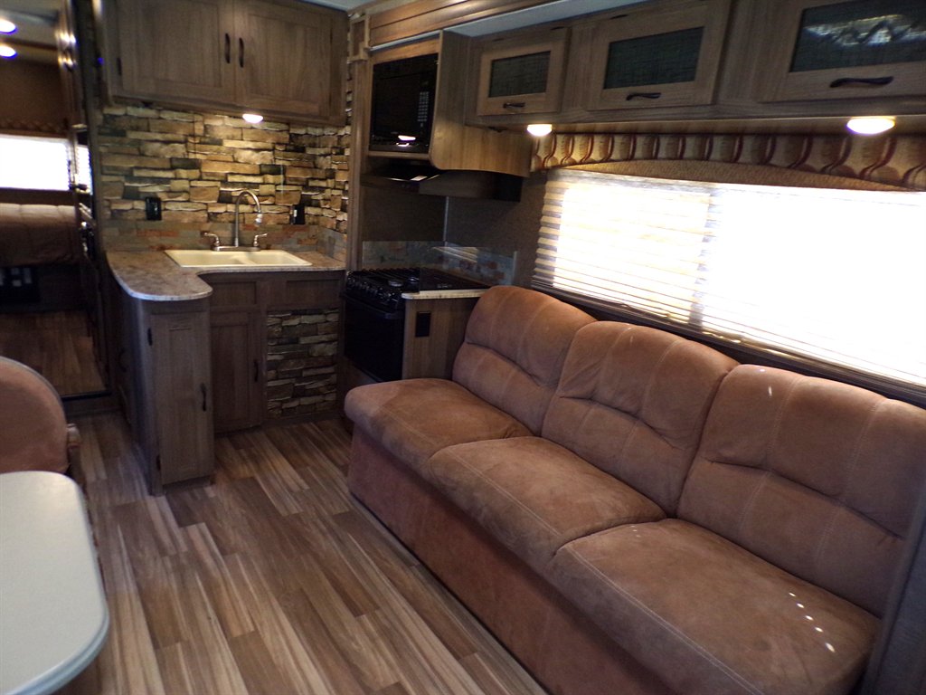 2017 Ford E-450 - $22,600