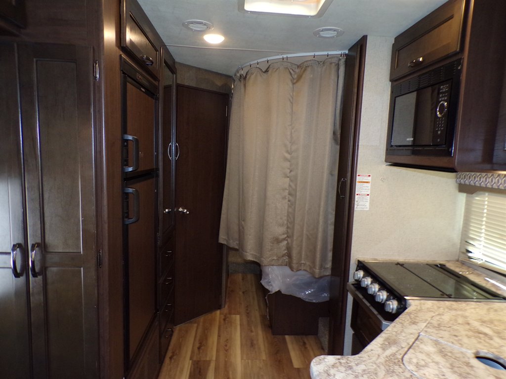 2020 Ford E-350 - $33,700