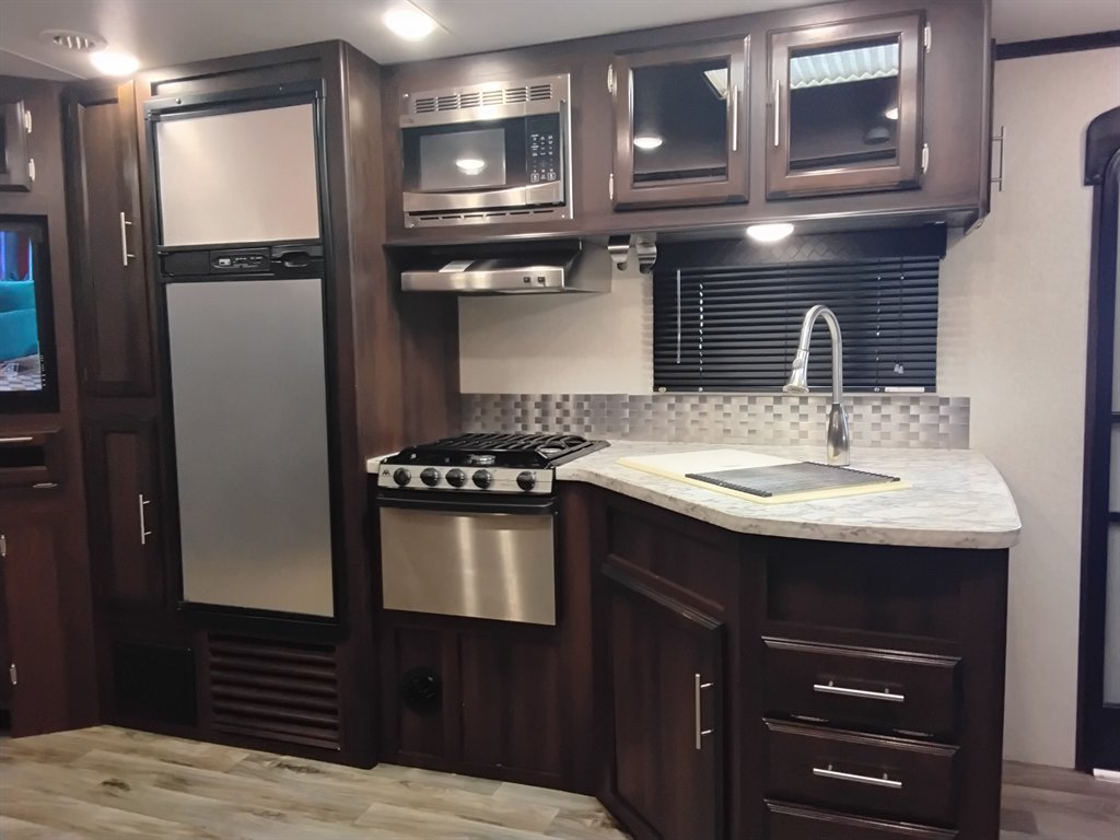 2017 Jayco Whitehawk - $14,900