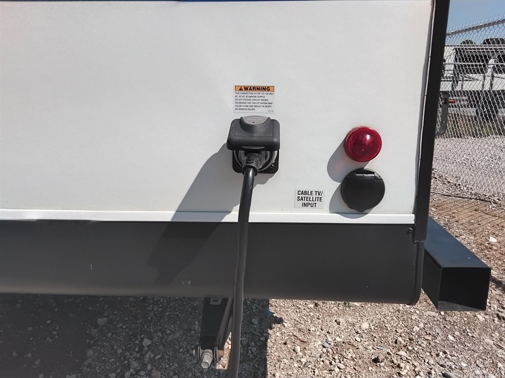 2017 Jayco Whitehawk - $14,900