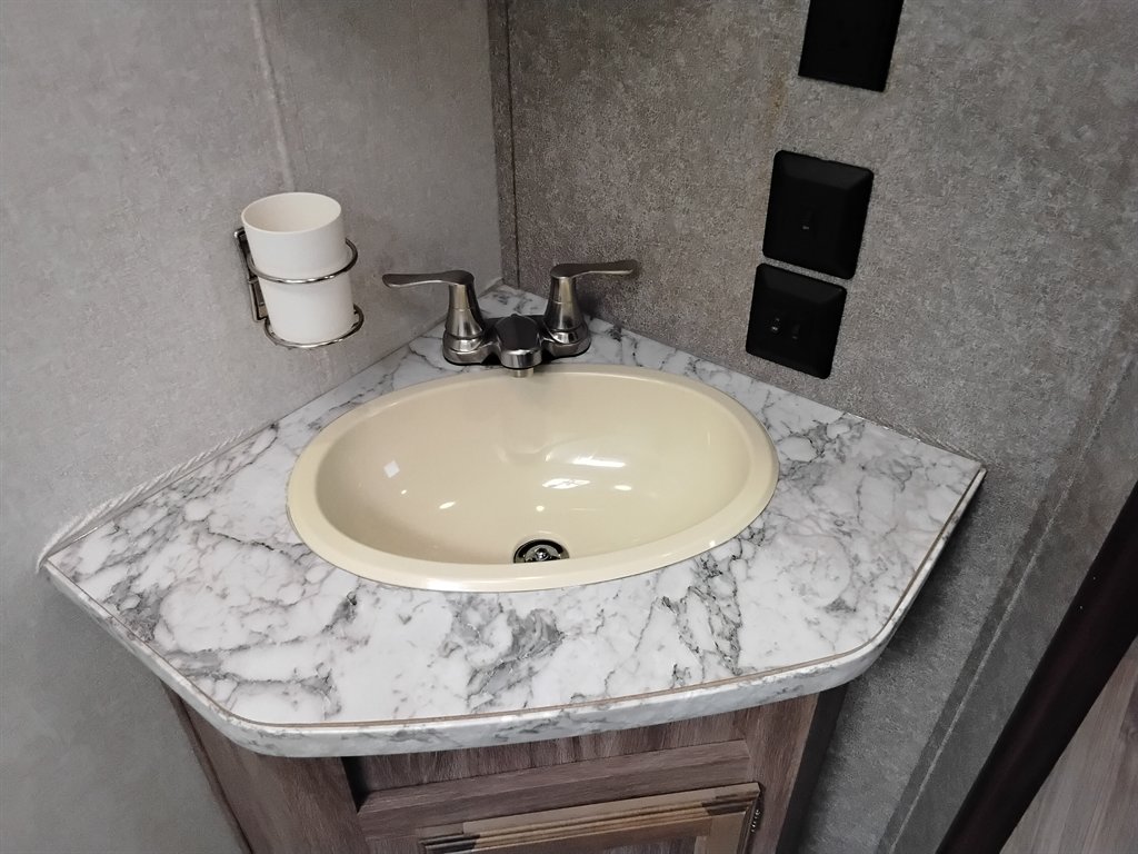 2017 Jayco Whitehawk - $14,900