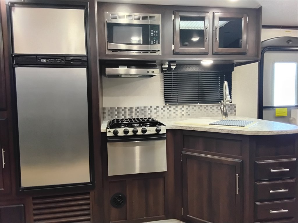 2017 Jayco Whitehawk - $14,900