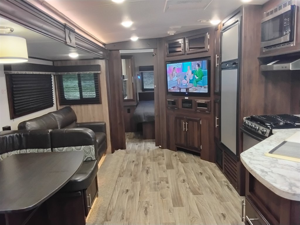 2017 Jayco Whitehawk - $14,900