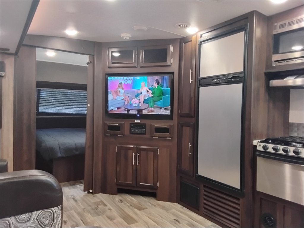 2017 Jayco Whitehawk - $14,900