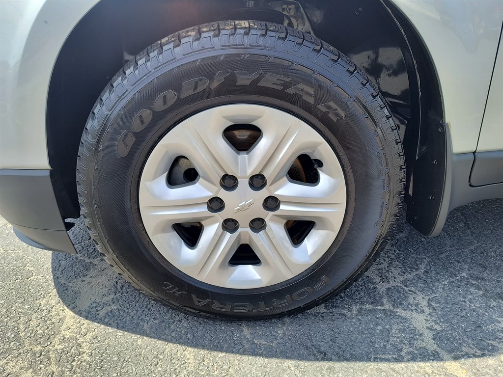 2015 Chevrolet Traverse LS photo