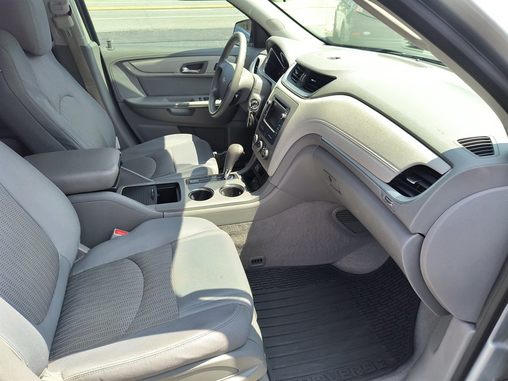 2015 Chevrolet Traverse - $11,999