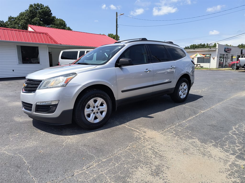 2015 Chevrolet Traverse LS photo
