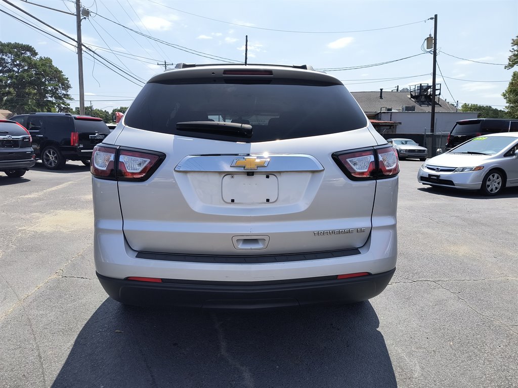 2015 Chevrolet Traverse LS photo