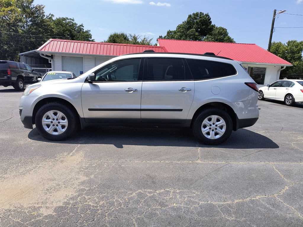 2015 Chevrolet Traverse LS photo