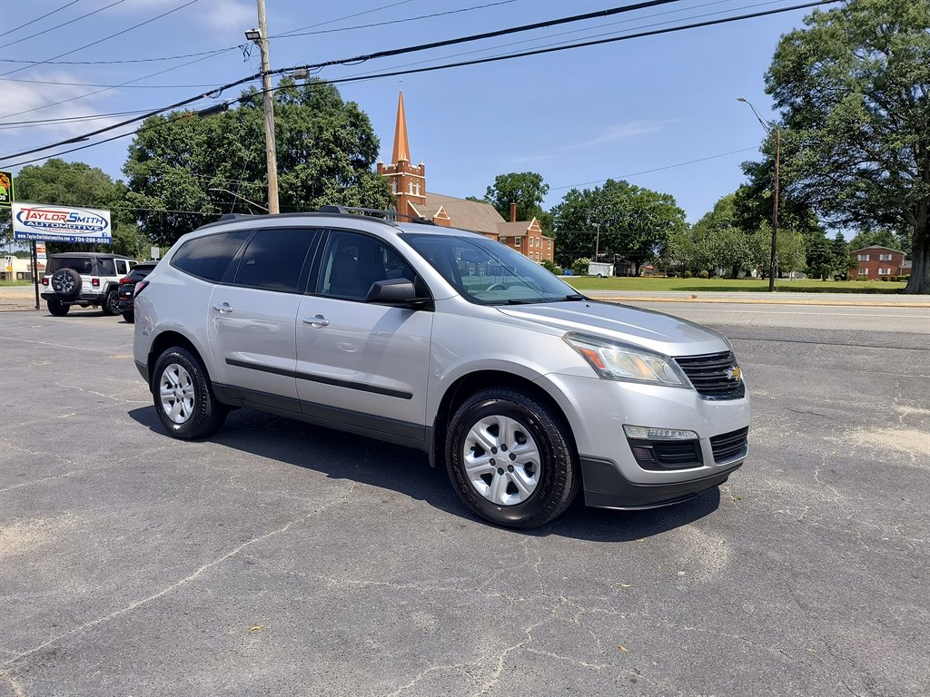 2015 Chevrolet Traverse LS photo