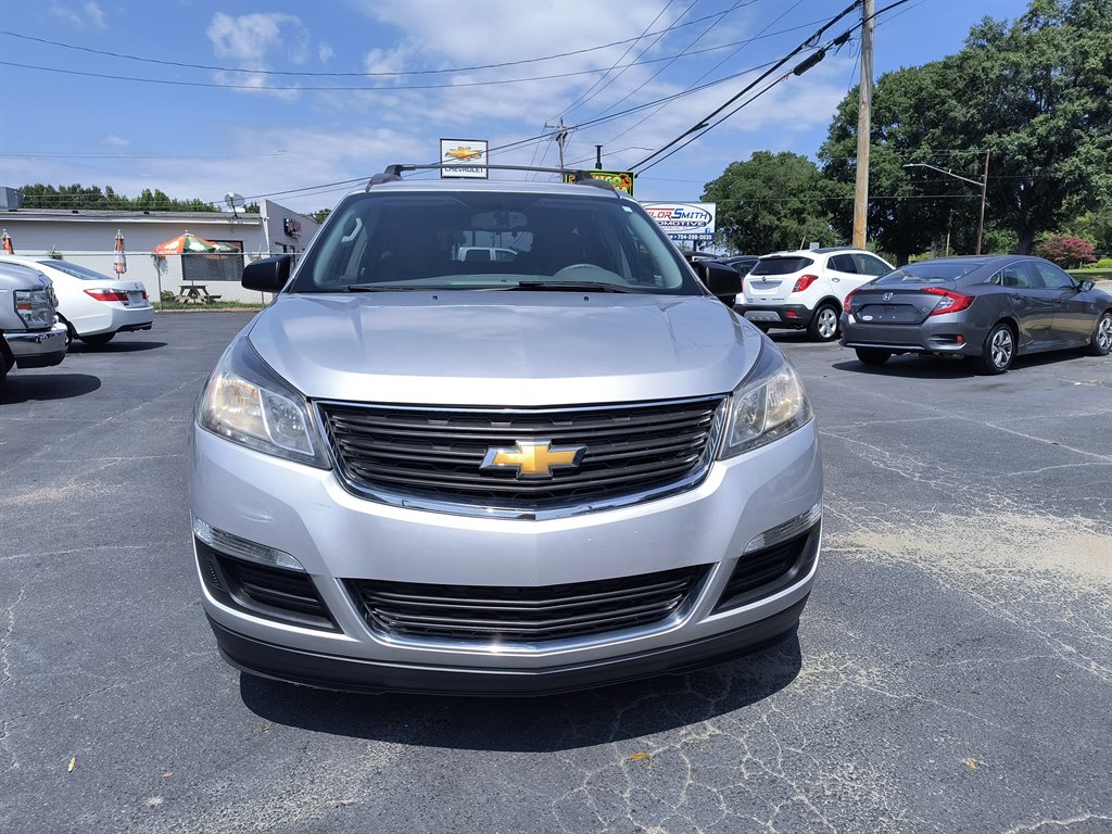 2015 Chevrolet Traverse LS photo