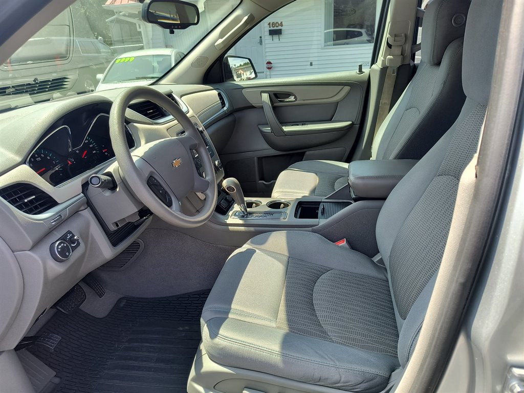 2015 Chevrolet Traverse LS photo