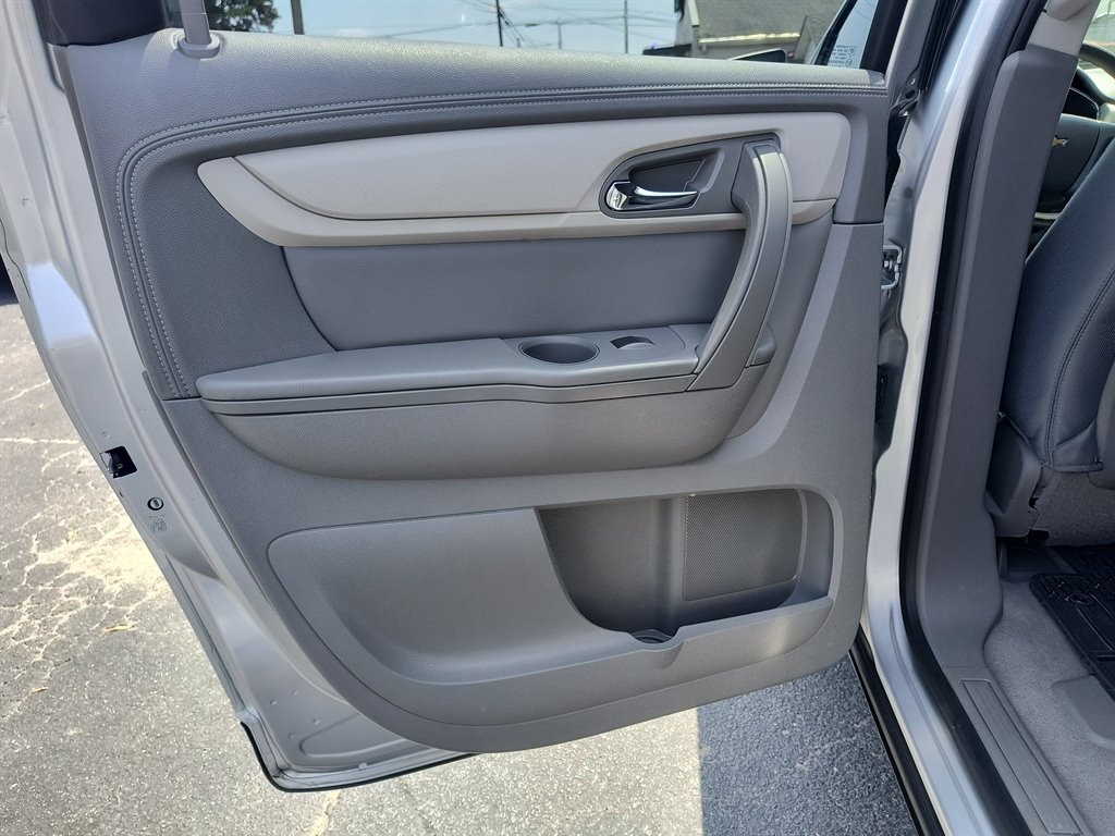 2015 Chevrolet Traverse - $11,999