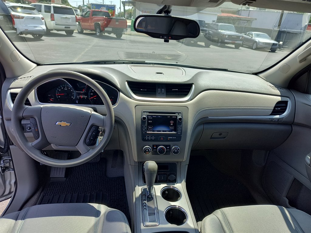 2015 Chevrolet Traverse LS photo